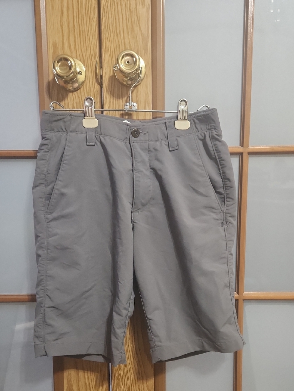 Under Armour Men's Gray Heat Gear Loose Fit Performance Shorts Size 30
